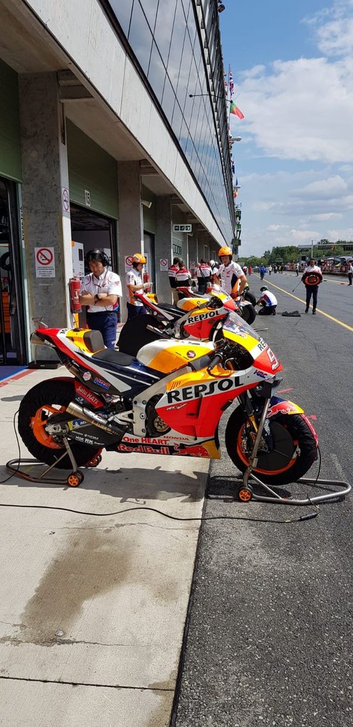 MotoGP Ceko ditunda mulainya karena kondisi trek