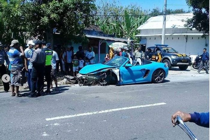 Kondisi Porsche 718 Boxster S usai kecelakaan di Magetan, Jatim