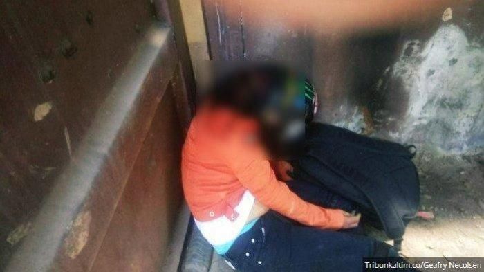 Kondisi korban saat ditemukan dalam kontainer, masih pakai helm