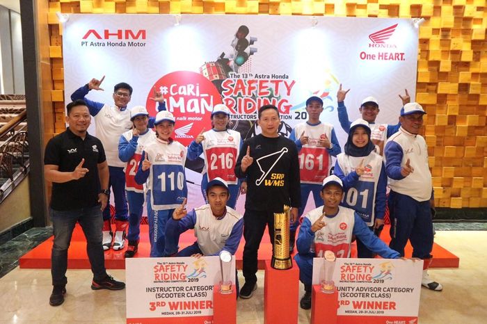 Juara dari Wahana Artha Group di ajang Kontes Layanan Honda Nasional 2019