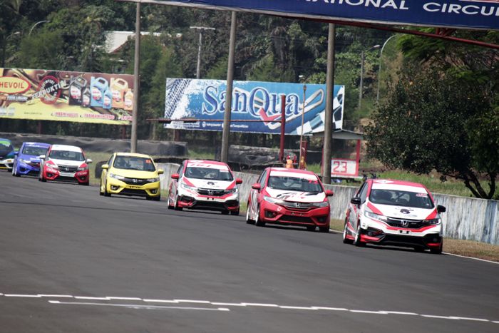 Honda Jazz/Brio Speed Challenge yang sudang mengaspal selama 17 musim sebagai balap penjenjangan