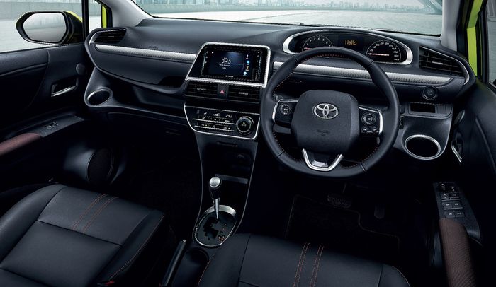 Tampilan interior Toyota Sienta V terbaru.