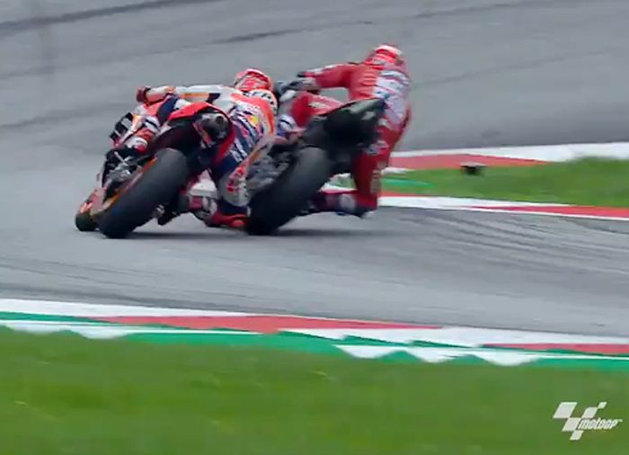 Detik-detik Marc Marquez disalip Dovisiozo