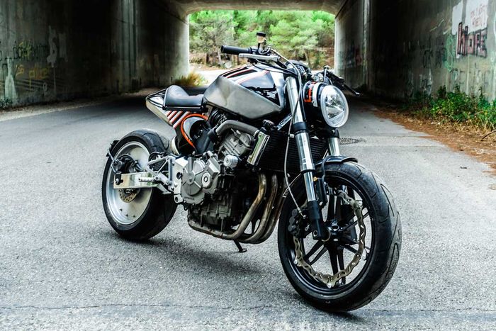 Honda CB600F Hornet cafe racer yang sangar dan nyaman