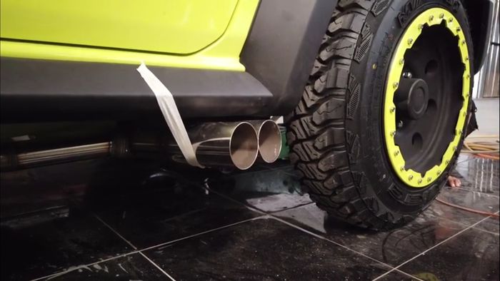 Knalpot diubah pindah ke samping pakai lansiran Earth Twin Muffler version 1