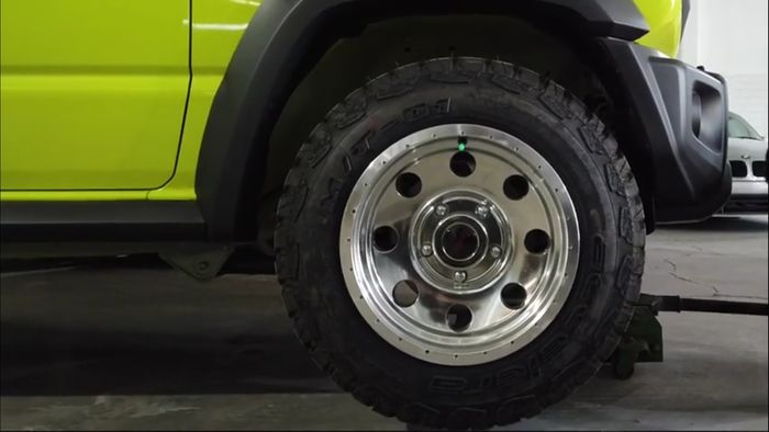 Warna asli pelek Jimny garapan Earth Autoconcept