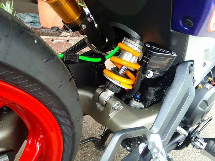 Makin sangar lagi dengan kombo monoshock Ohlins