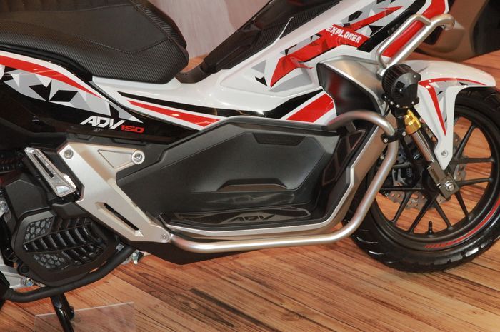 Crash bar di Honda ADV 150