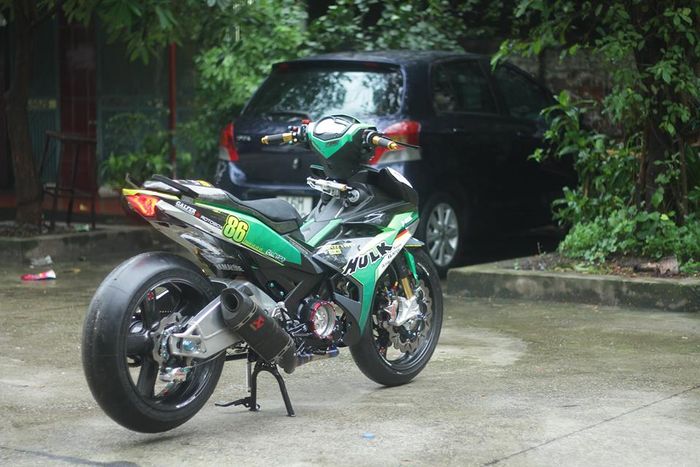 Swingarm pakai punya BMW S1000RR