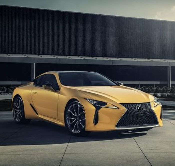 Lexus LC500 Inspiration Edition warna kuning flare