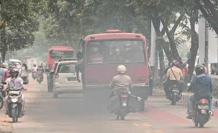 Ilustrasi polusi kendaraan bermotor di Jakarta
