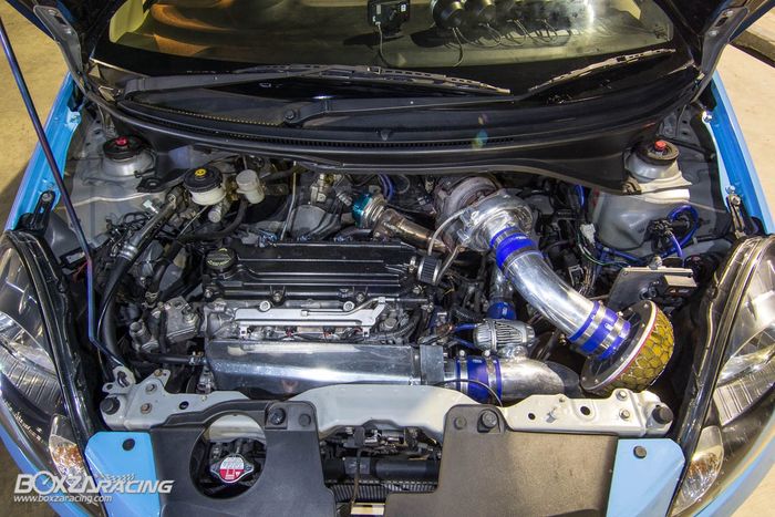 Tampilan mesin Honda Brio lawas dengan tenaga 300 dk