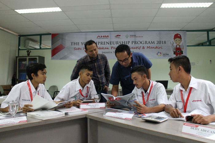 GM Corporate Communication AHM, Ahmad Muhibbuddin meninjau langsung pelatihan program AHYPP