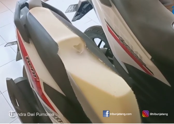 Honda Beat pelaku penjambretan