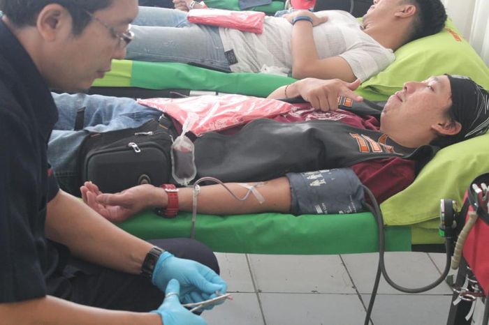 Aksi donor darah yang dilakukan member ISHD