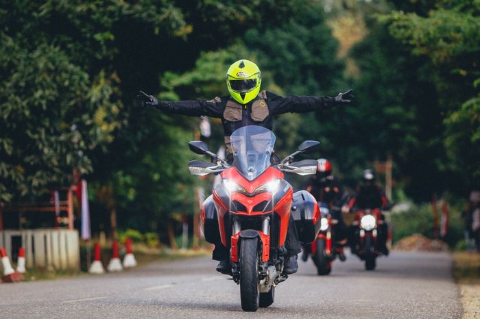 Ducati Desmo Owners Club Indonesia touring ke pulau Sulawesi
