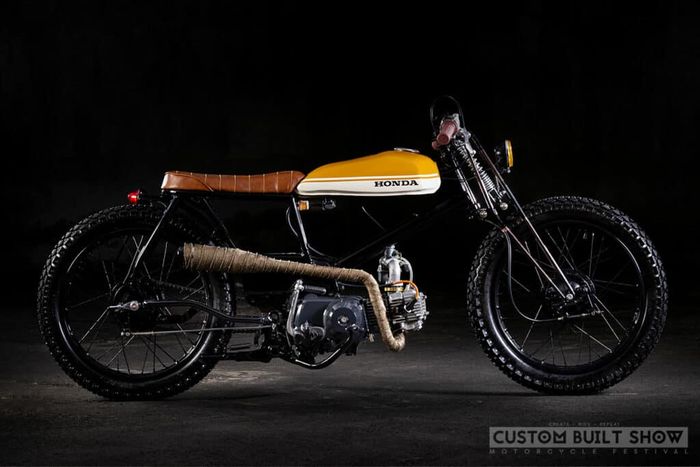 Kaki-kaki, yang belakang rigid yang depan pakai model springer