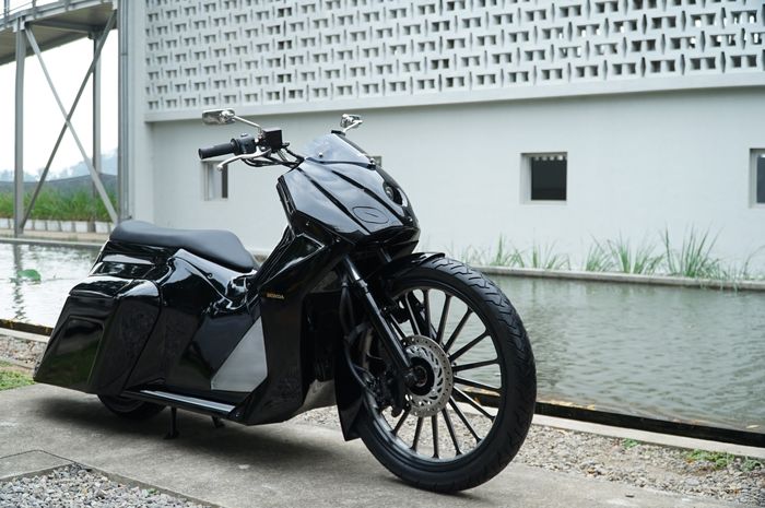 Honda PCX bagger garapan Hasan Law
