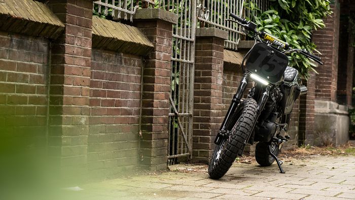 Ada headlamp LED biar bisa dipakai malam hari