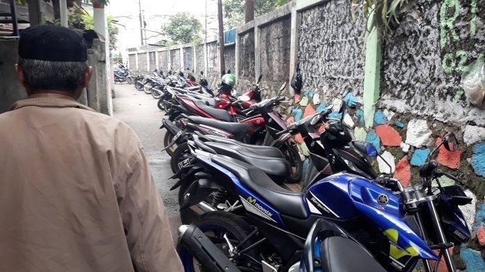 Ilustrasi parkir motor