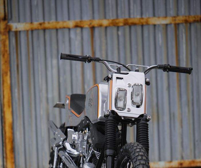 Tampang depan mirip street tracker