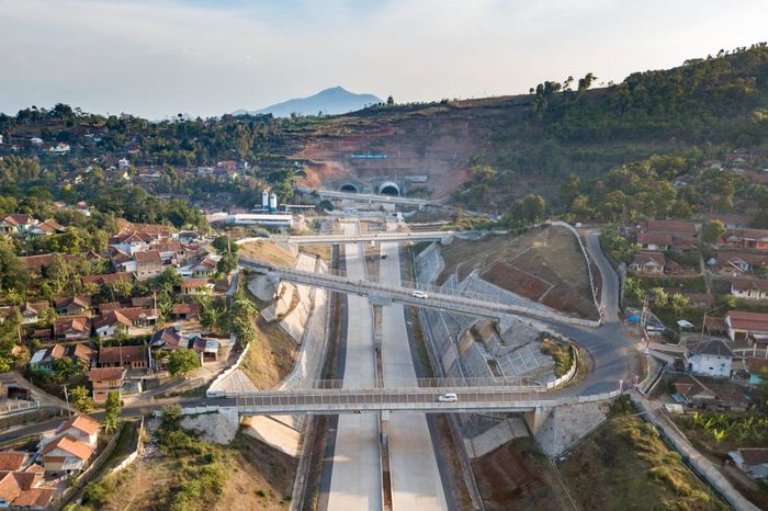 Proyek Tol Cisumdawu (Cileunyi-Sumedang-Dawuan)