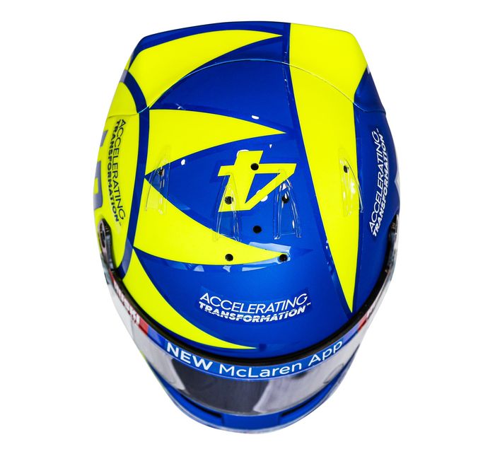 Helm Lando Norris memakai motif soleluna khas Valentino Rossi di F1 Italia