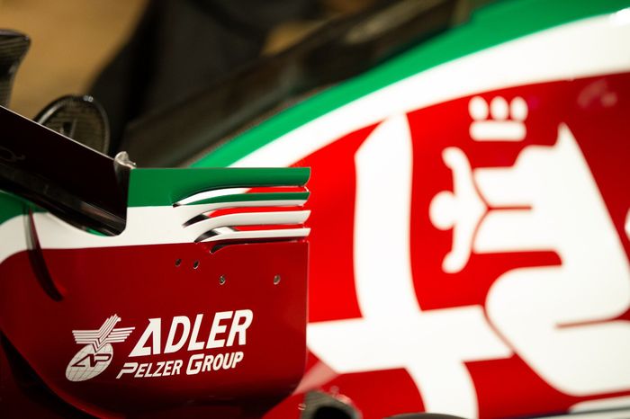 Livery spesial tim Alfa Romeo Racing di F1 Italia 2019