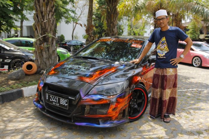 Renat dengan Honda Civic FD 2 kesayangannya