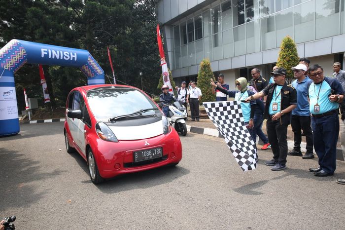 Mitsubishi i-MiEV saat finish