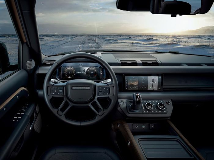 Interior Land Rover Defender terbaru