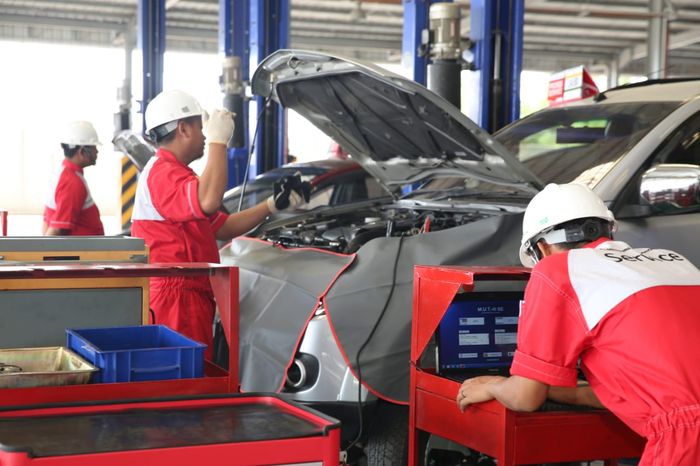 Mitsubishi Barito Berlian Motor - Banjarbaru memiliki kapasitas perbaikan kendaraan hingga 40 kendaraan per hari.