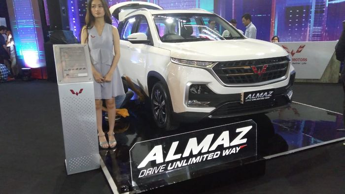 Wuling Almaz 7 seater di GIIAS Makassar 2019