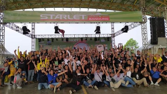 Komunitas Toyota Starlet dari seluruh Indonesia berkumpul dalam acara Bandung Lautan Starlet (BLS)