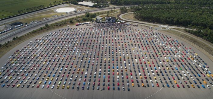 Ribuan Ford Mustang padati Lommel Proving Ground, Belgia dalam acara Mustang Gathering