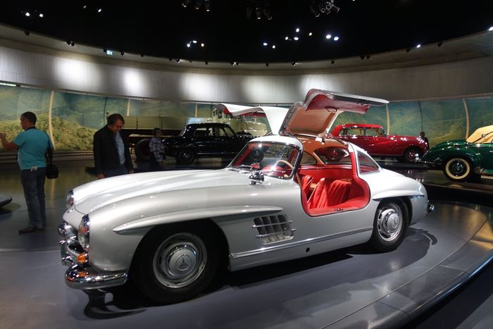 Mercedes-Benz Gullwing jadi salah satu kebanggaan museum Mercedes-Benz di Jerman