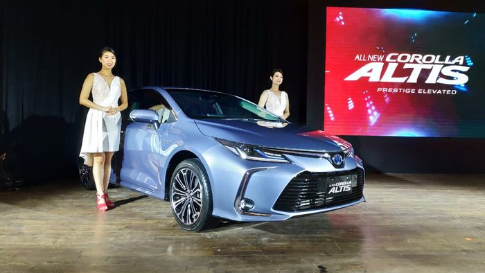 Toyota All New Corolla Altis hadir dengan tiga varian di Indonesia, salah satunya hybrid