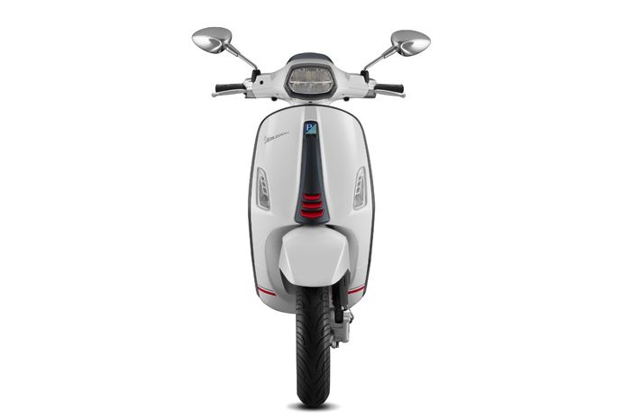 Vespa Sprint Carbon edisi terbatas untuk 2019.