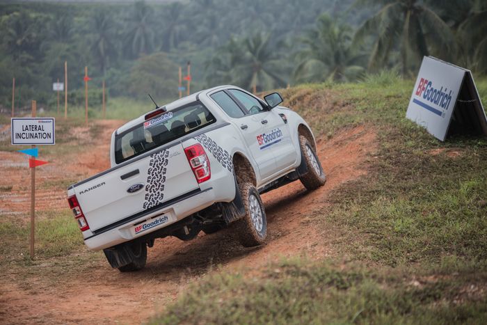 Sesi off-road di Michelin Passion Experience menggunakan ban BFGoodrich