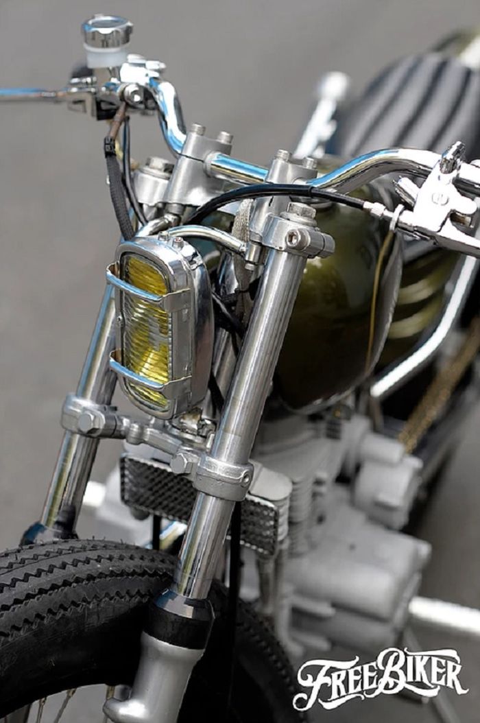 Headlamp kotaknya semakin menambah daya tarik