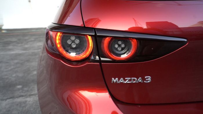 Lampu Mazda3 Hatchback bagai sebuah pahatan