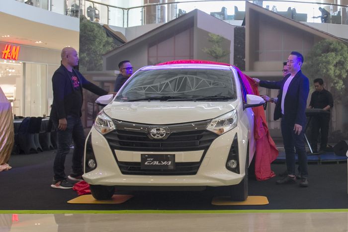 Toyota Calya Facelift saat diluncurkan untuk wilayah Solo, Jawa Tengah.