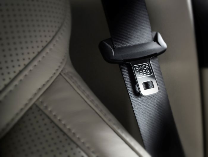 Safety belt tiga titik yang ditemukan dan jadi fitur standar oleh Volvo sejak 1959.