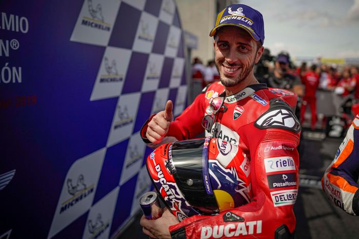 Andrea Dovizioso berhasil overtake Maverick Vinales untuk raih podium 2 di MotoGP Aragon 2019