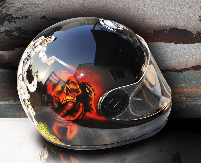 Helm terakhir ini dikonsep pahlawan berjuluk The Phantom