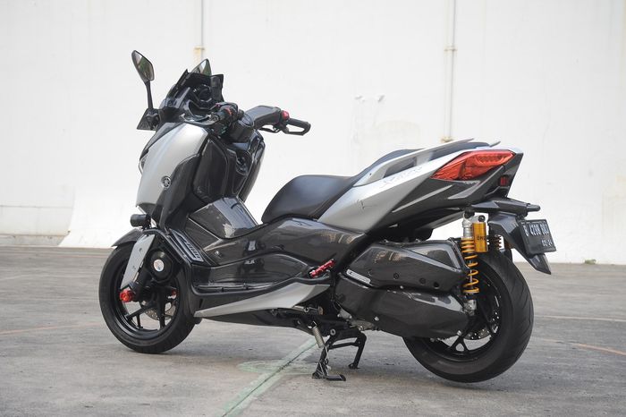 Modifikasi Yamaha XMAX 250 full carbon kevlar