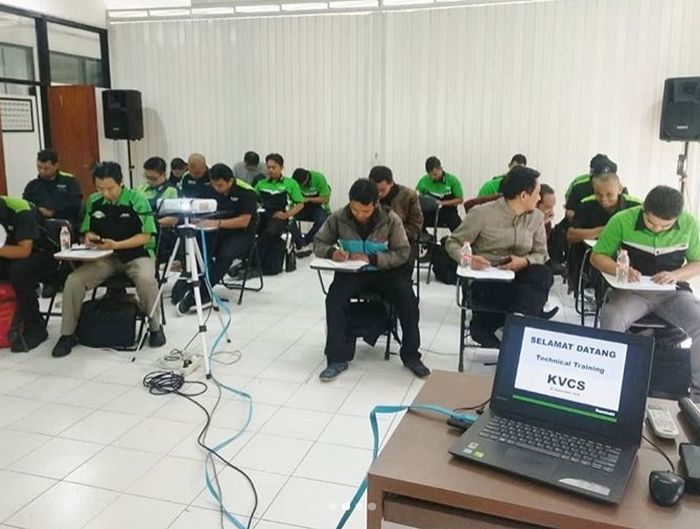 Pemberian materi untuk para peserta Technical Training.