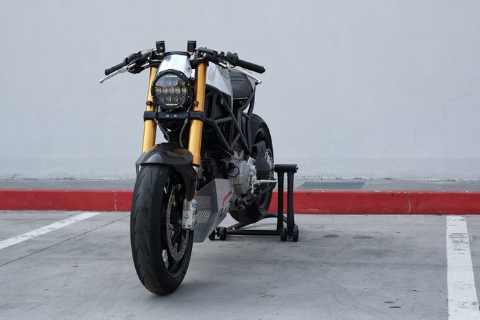 Tampang depannya jauh lebih keren dibanding versi standar