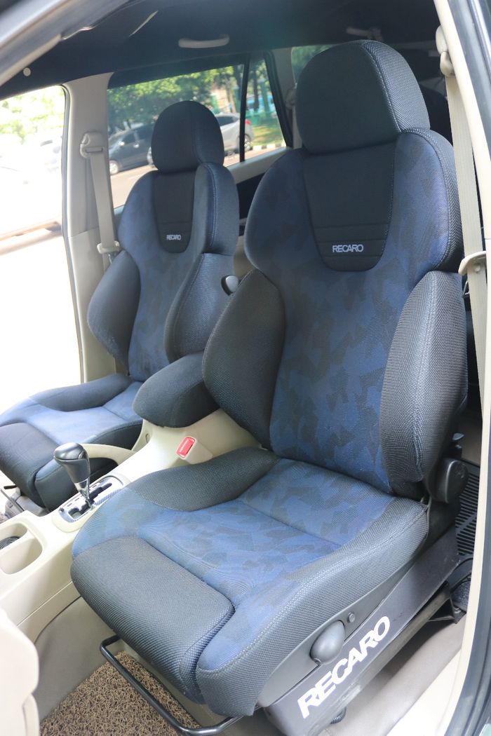 Jok Recaro Style untuk depan, belakang diretrim dengan bahan Recaro Style