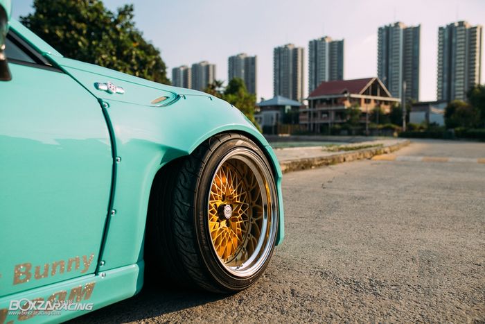 Over fender khas Rocket Bunny.